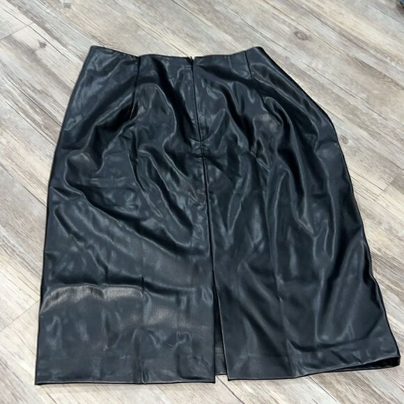 Skirt - Picture 2 of 2